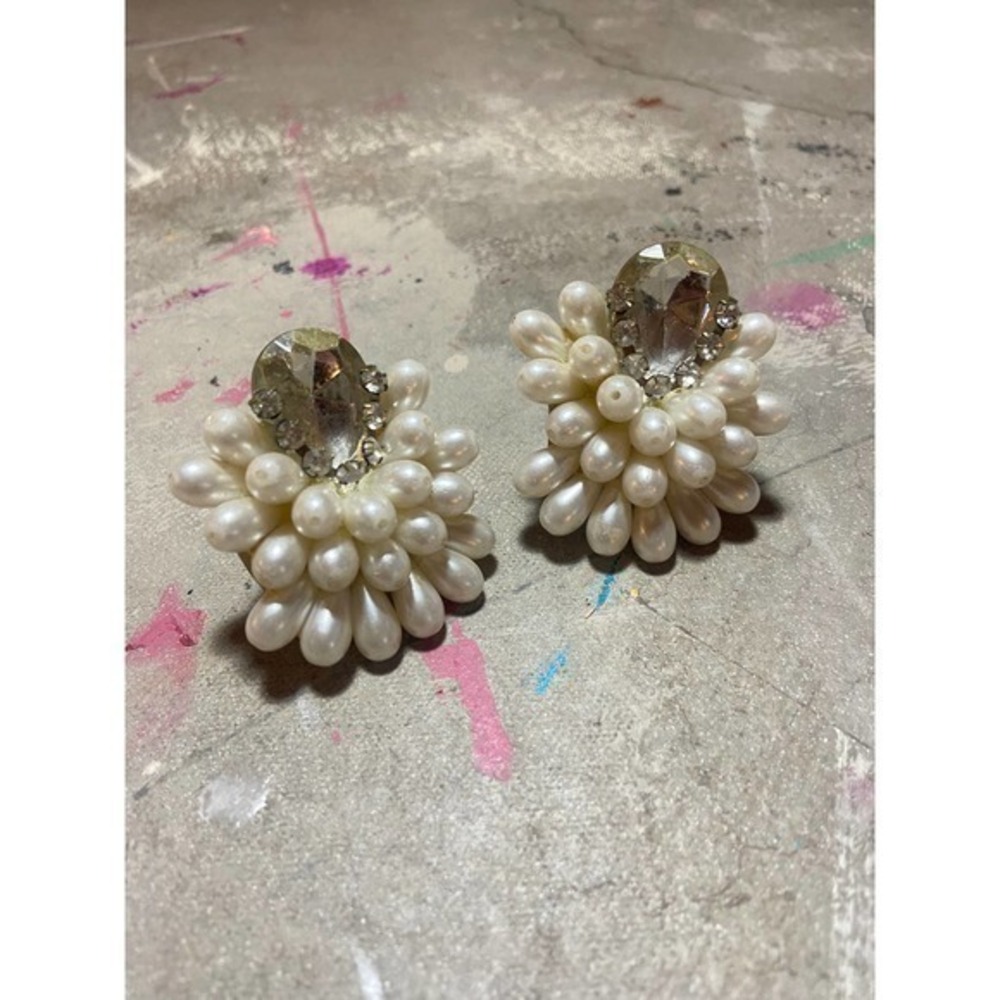 Vintage faux pearl & rhinestone shoe clips, or clip-on earrings. jewelry